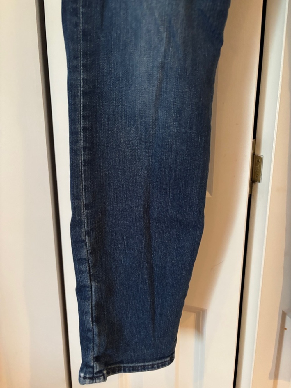 Athleta Women's Skinny Jeans in Dark Blue Denim - Picture 4 of 10